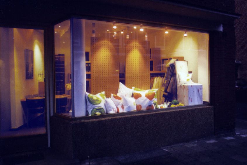 tl_files/sahle/Wohncouture/Schaufenster-rechts.jpg tl_files/sahle/Wohncouture/Schaufenster-rechts.jpg